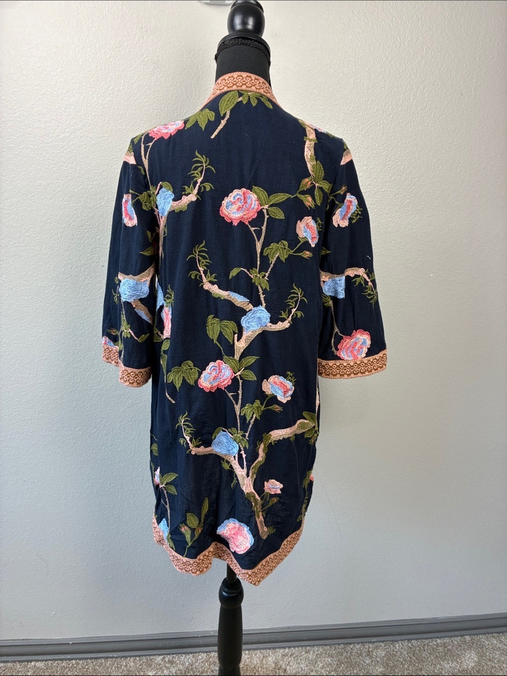 Sundance Tolani Rare Romance Blooms Embroidered Kimono Jacket Navy Pink Floral S - Picture 5 of 7